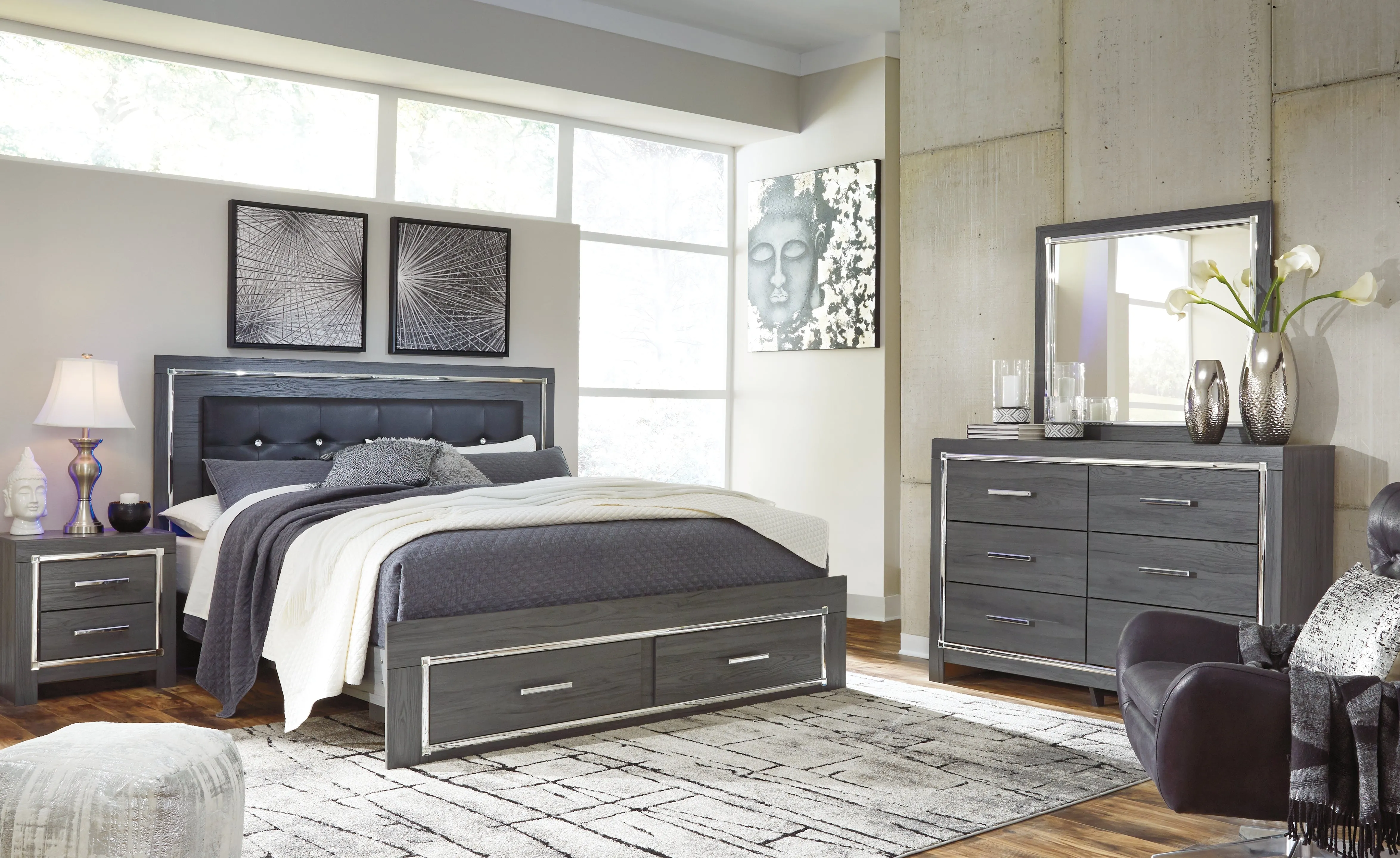 Lodanna King Panel Bed with 2 Storage Drawers with Mirrored Dresser and Nightstand in Gray